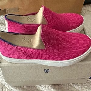 BNIB Rothy’s girls size 13
